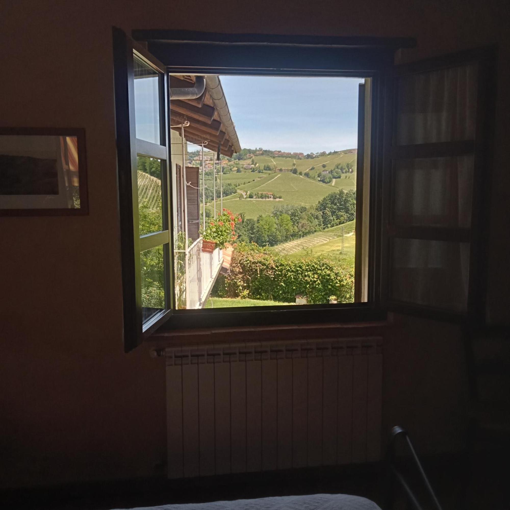Agriturismo Bric Di Gai Monforte dʼAlba Exterior foto